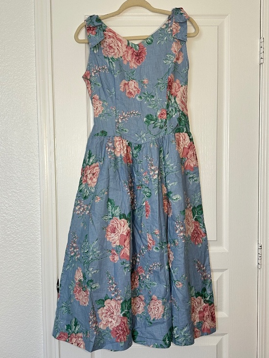 Sara Campbell Dresses & Skirts - Vintage fit and flare blue floral print dress with basque waist